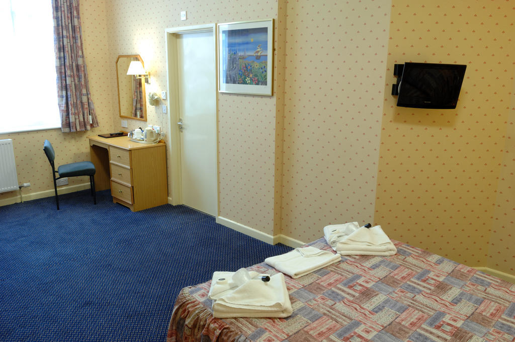 Madeira Hotel Falmouth Room photo